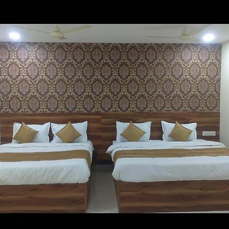 Siddi Vinayaka Hotel Hajdarabad Zewnętrze zdjęcie